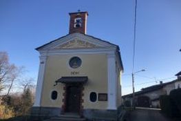 La chiesetta e la borgata La Rivà