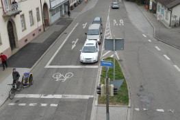 Zona 30 con attestamento per le biciclette avanzato in corrispondenza delle intersezioni