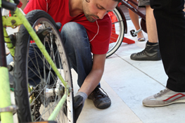 Momento di ciclofficina presso l'Santander Consumer Bank - foto 4