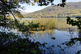 Una splendida veduta del Lago Piccolo
