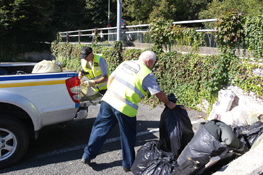 I rifiuti raccolti vengono accumulati in attesa del ritiro