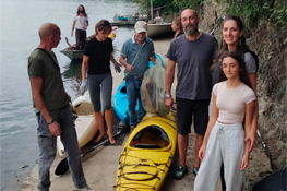 Gruppo di volontari al lavoro