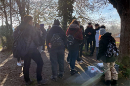 La classe in campo per il campionamento invernale