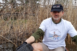 Ripescaggio di pneumatici dal fondo del lago