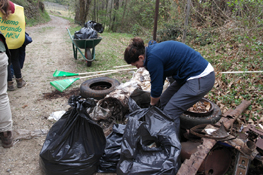 I sacchi di rifiuti accumulati durante le attività