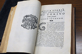 Volumen Historia di Torino del Tesauro
