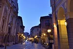E poi arriva la sera... centro storico di Chivasso - foto di Fabrizio Giorio