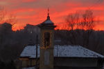 Un cielo dipinto dietro la chiesa di Collegno - foto di Mattia Azzalin