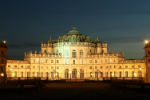 Brilla nella notte la Palazzina di caccia di Stupinigi - foto di Anna Maria Manciagli