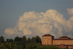 Moncalieri: il castello e le nuvole, dal balcone di casa - foto di Anna Maria Manciagli