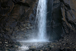 L'acqua non si ferma davanti a niente - Cascata Mardarello - foto di Riccardo Bocchetta