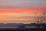 Alba dal colle di San Maurizio a Pinerolo con veduta della Rocca di Cavour - foto di Domenico Consolati