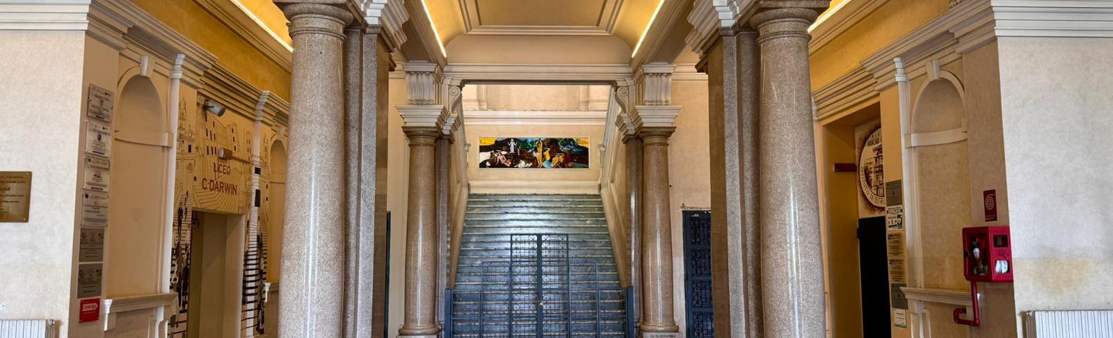 Atrio liceo darwin di Rivoli