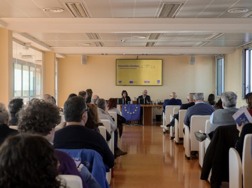 Sala piena durante uno dei tre incontri.