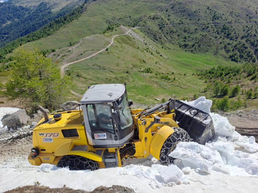 sgombero neve su SP 173 Colle Assietta giugno 2026