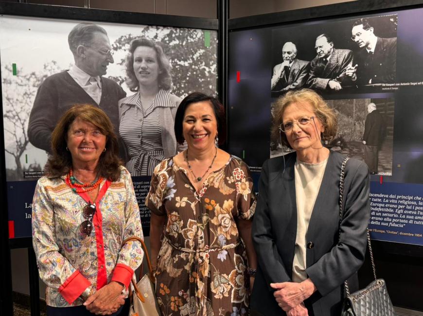 gruppo all'inaugurazione 