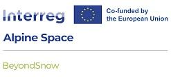 Su sfondo bianco scritta verde "Beyond snow" e scritta blu "Interreg Alpine Space"