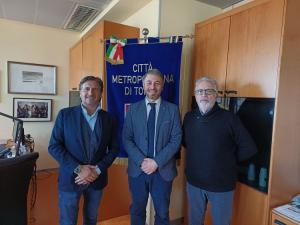 Il vicesindaco Suppo e il sindaco Giacomelli di Groscavallo, insieme all'assessore Chianale, il 3 febbraio 2025.