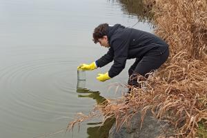 Campionamento delle acque al Lago del Villaretto