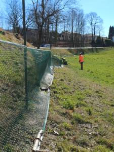 posizionamento reti e segnaletica migrazione rospi Val di Chy