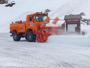 Sgombero neve colle delle finestre