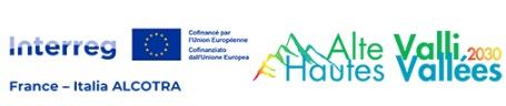 Su sfondo bianco, la scritta blu Interreg Alcotra e a destra la scritta Alte Valli 2030