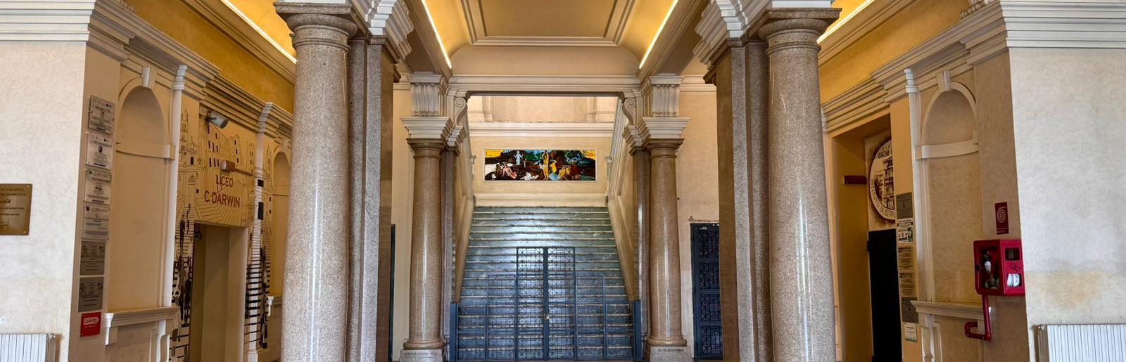 Atrio liceo darwin di Rivoli